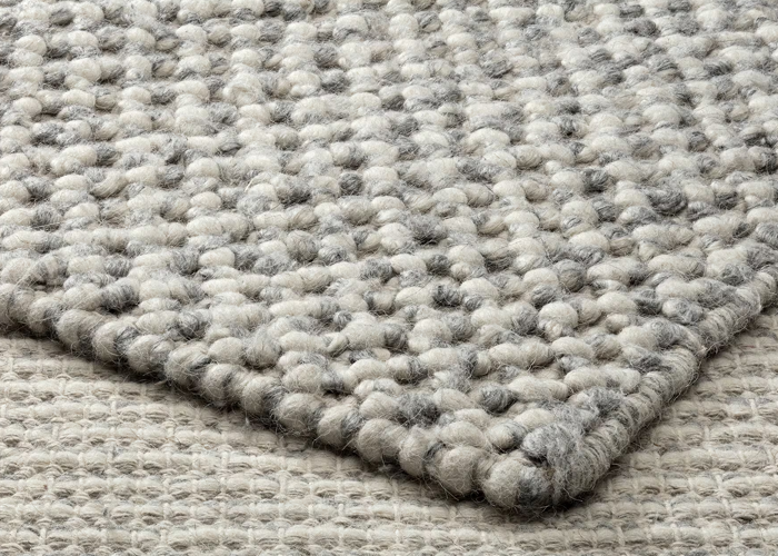 Luxurious wool carpet for Dubai executive offices by Wahidi Interior